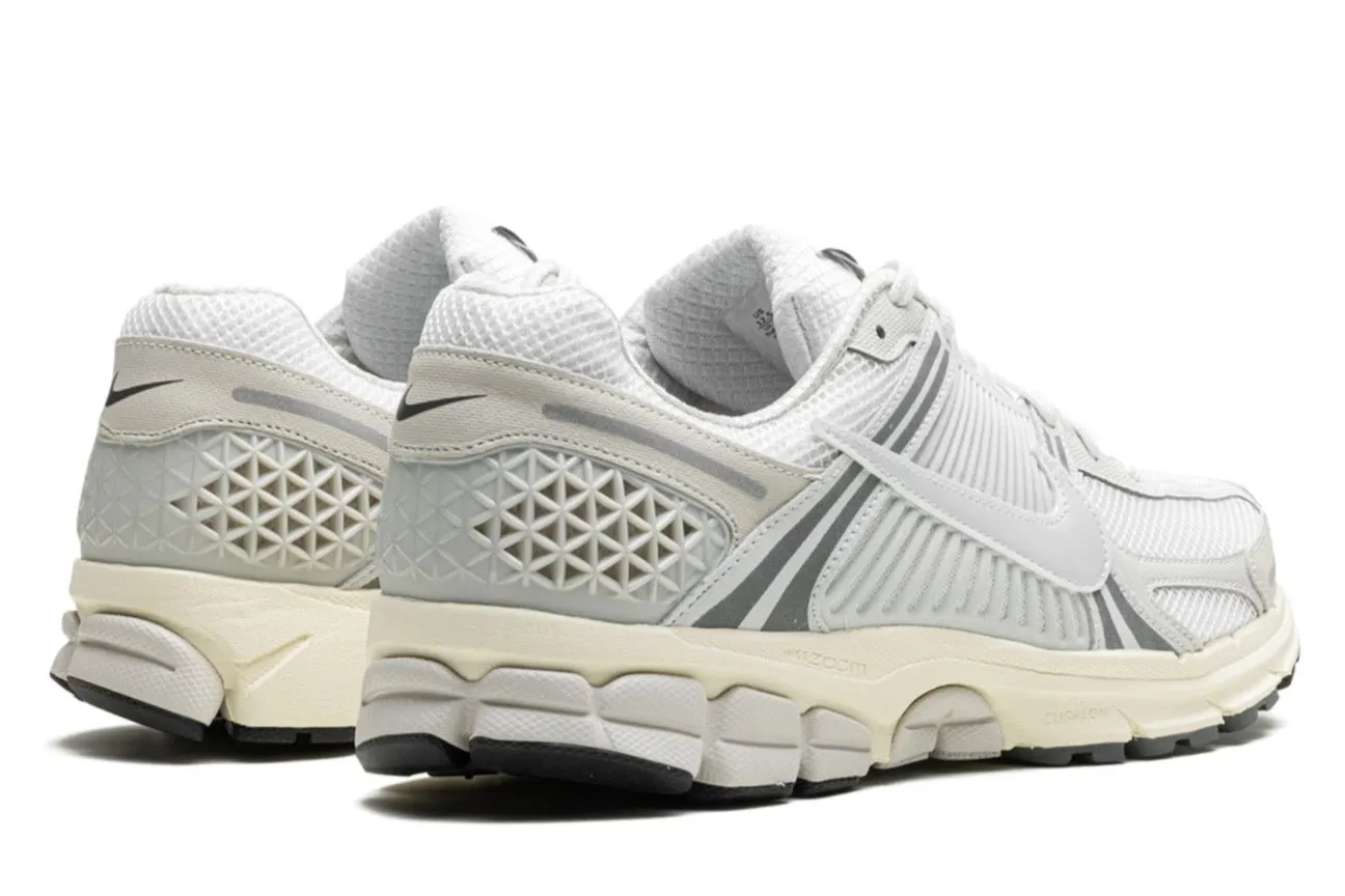 Nike Zoom Vomero 5 Platinum Tint Max Grip Active Comfort