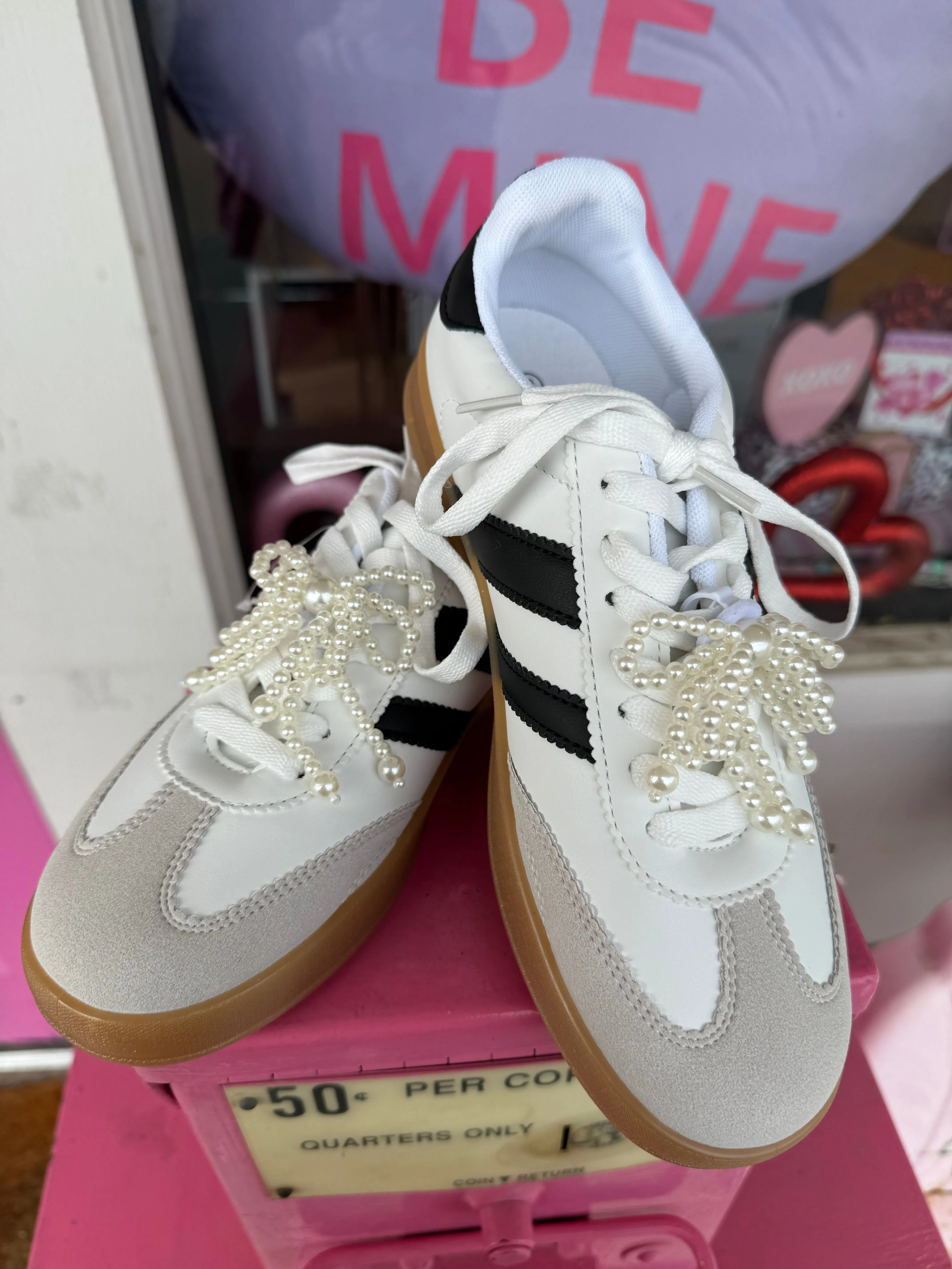 Flexible Fit Pearl bow shoe clip
