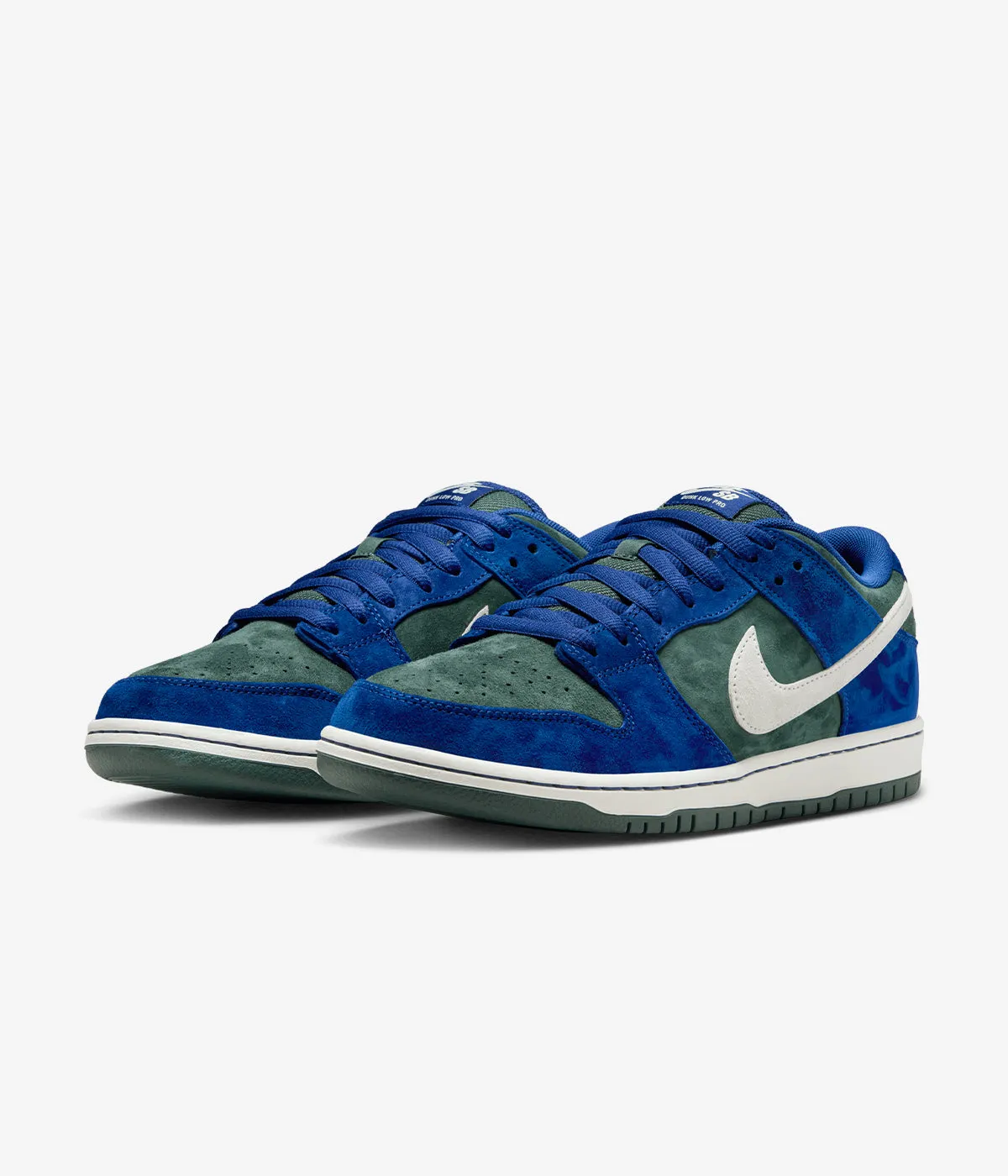 Trend-setting silhouette Nike SB Dunk Low Pro "Deep Royal Blue"