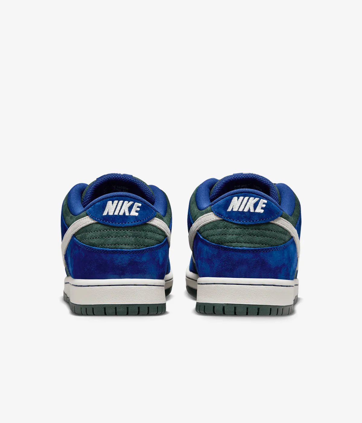 Trend-setting silhouette Nike SB Dunk Low Pro "Deep Royal Blue"
