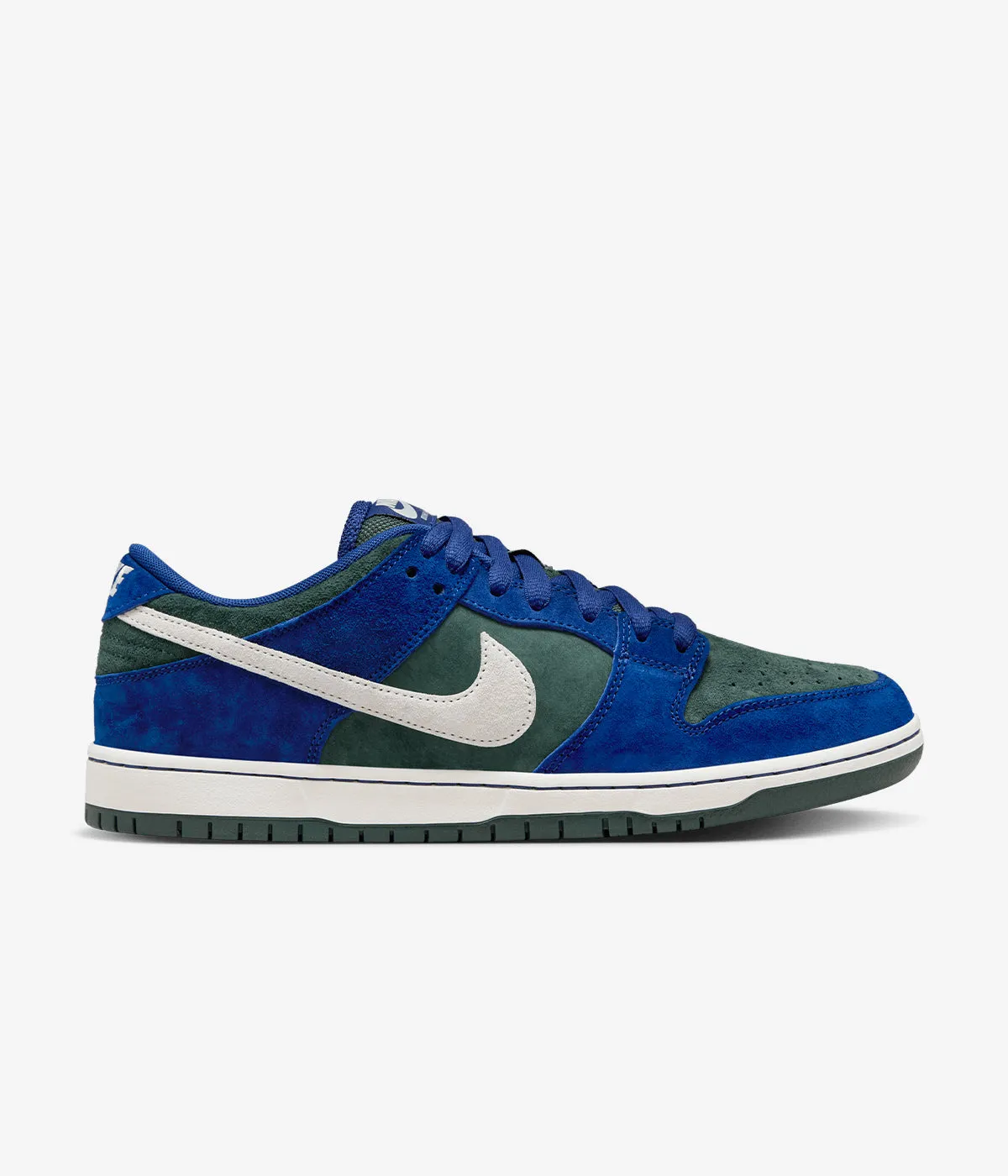 Trend-setting silhouette Nike SB Dunk Low Pro "Deep Royal Blue"