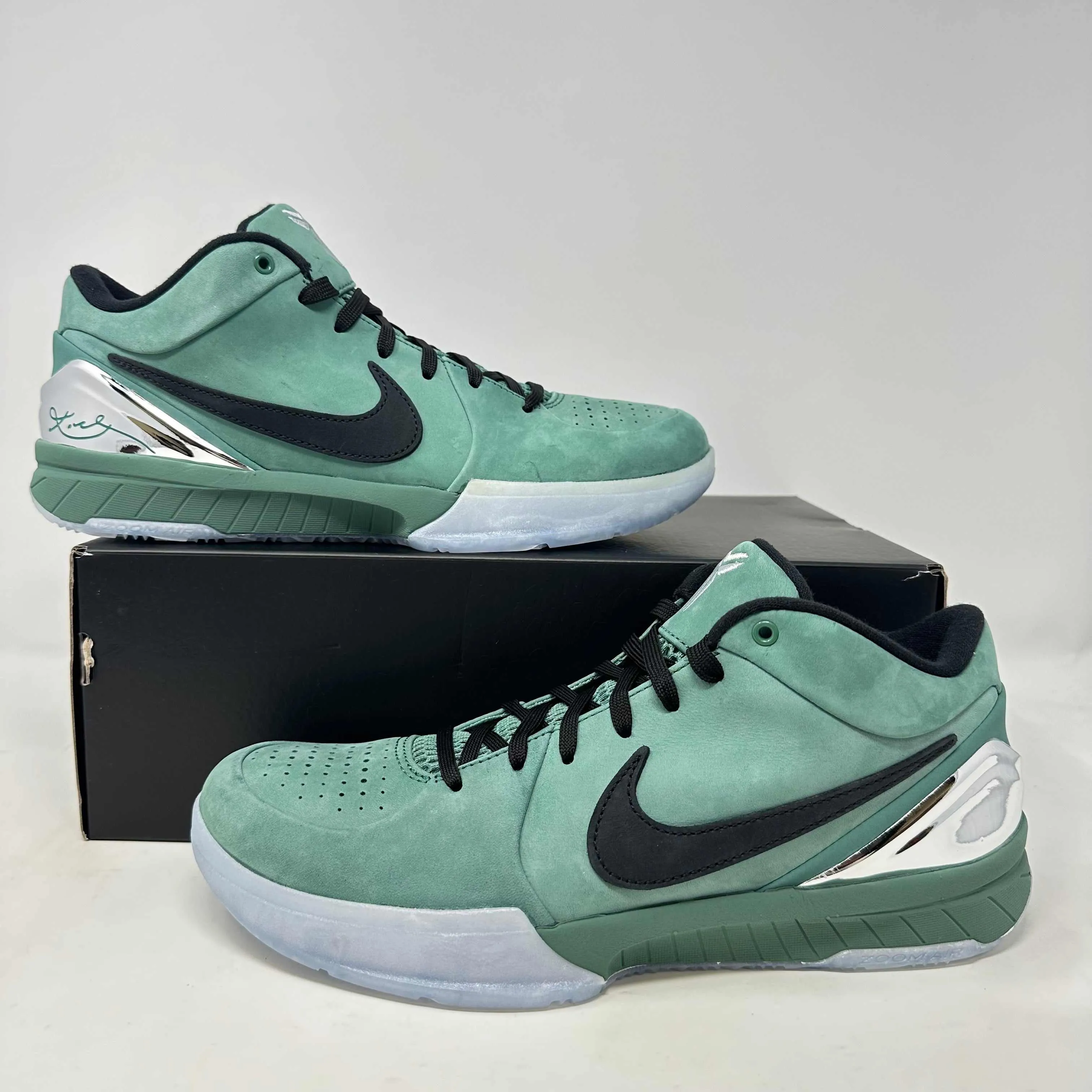 Ventilated Upper Nike Kobe 4 Protro Girl Dad