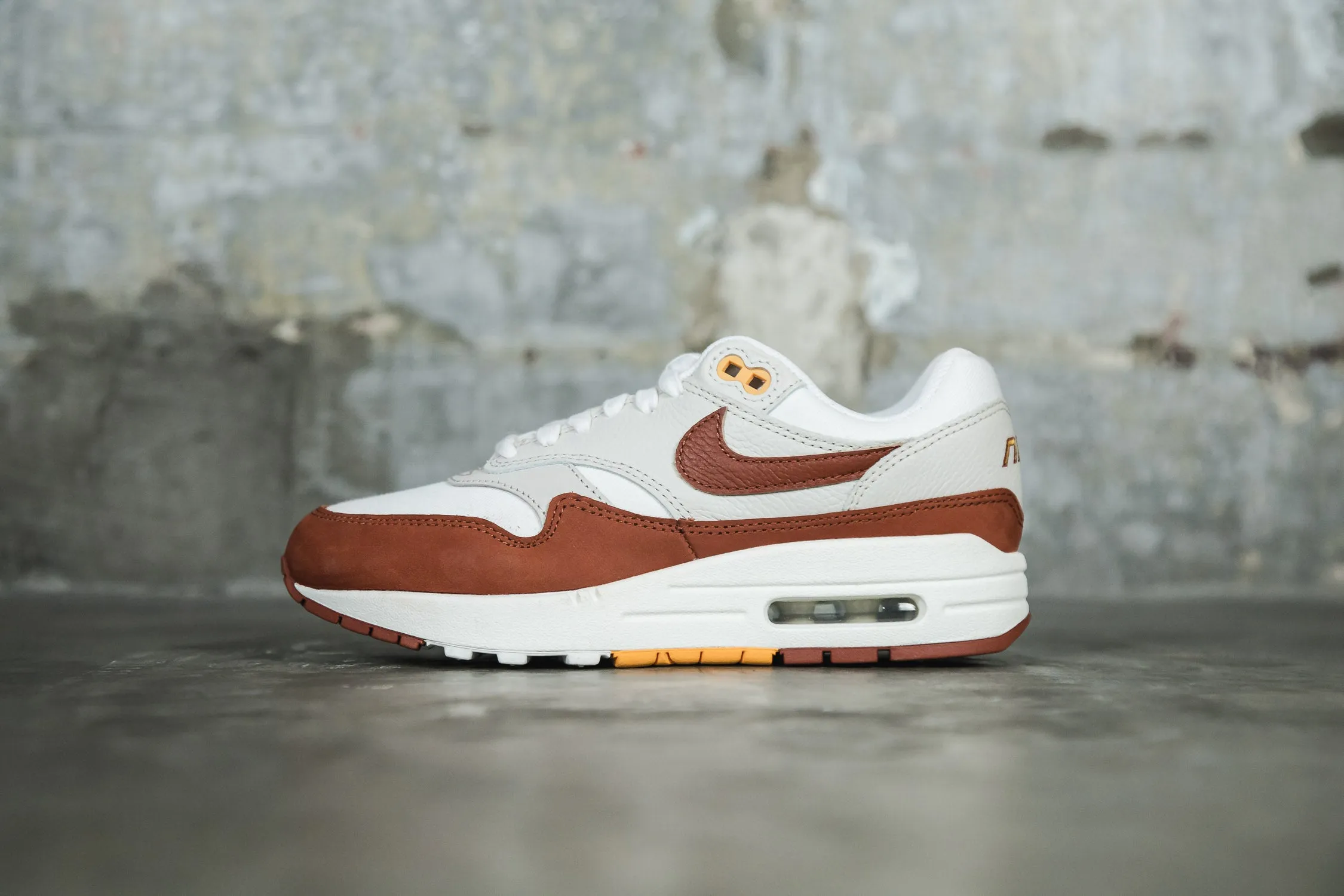 Women's Nike Air Max 1 Rugged Orange Daily Flex-Step