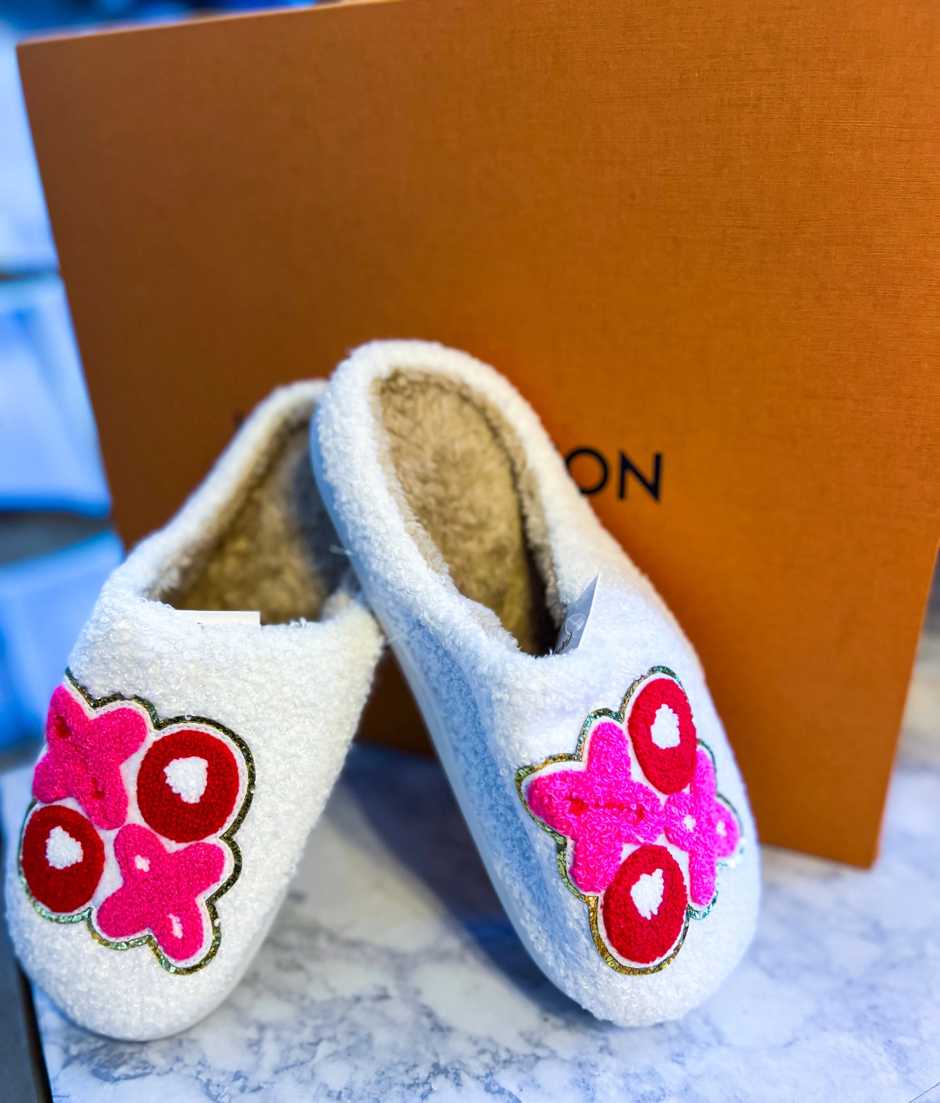 New Drop Desert Cool XOXO Slippers
